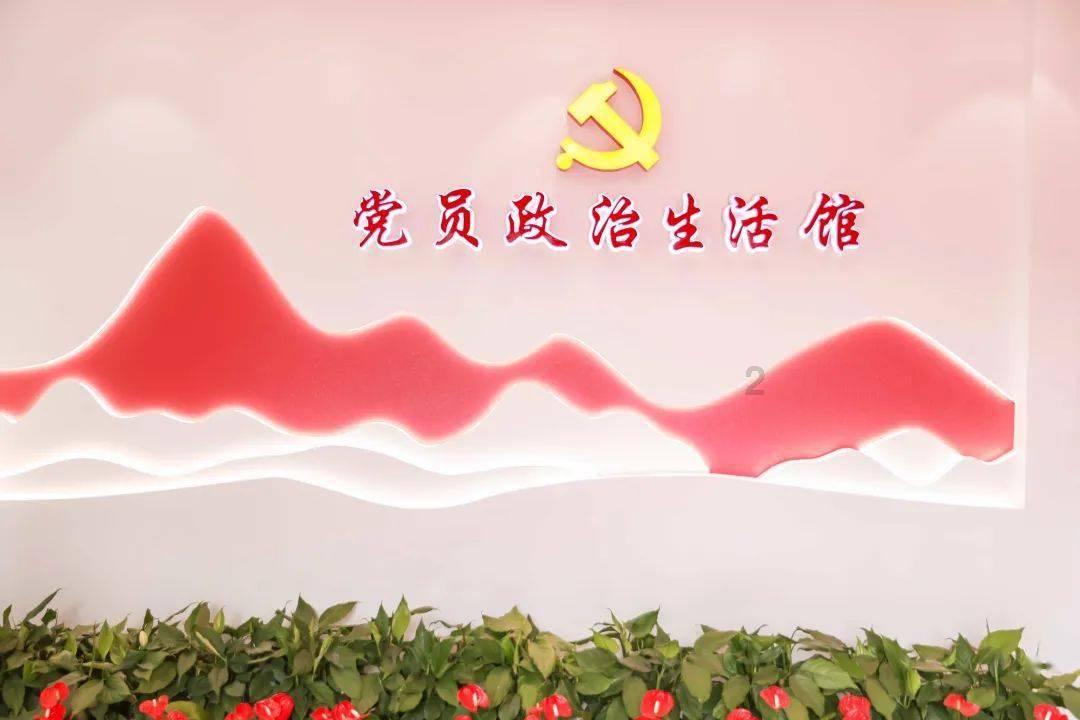 索靖成功地预言了西晋的灭亡，被人称为“敦煌五龙”